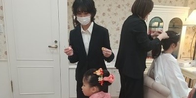 4人