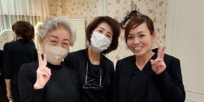 3人
